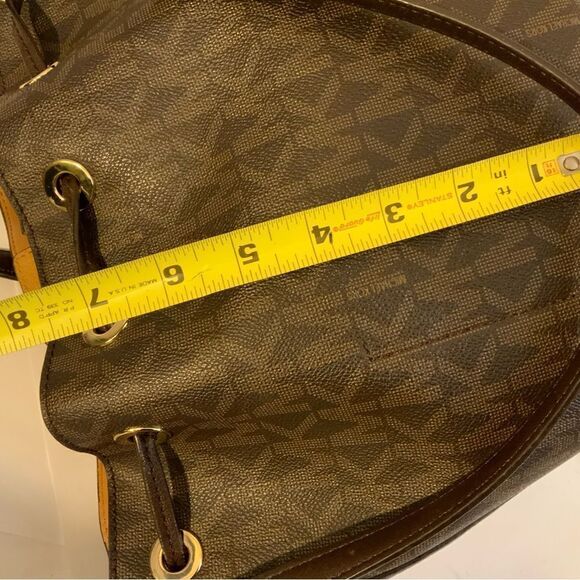 Michael Kors Greenwich Small Bucket Bag - Brown/Peanut crossbody shoulder bag - Picture 15 of 15